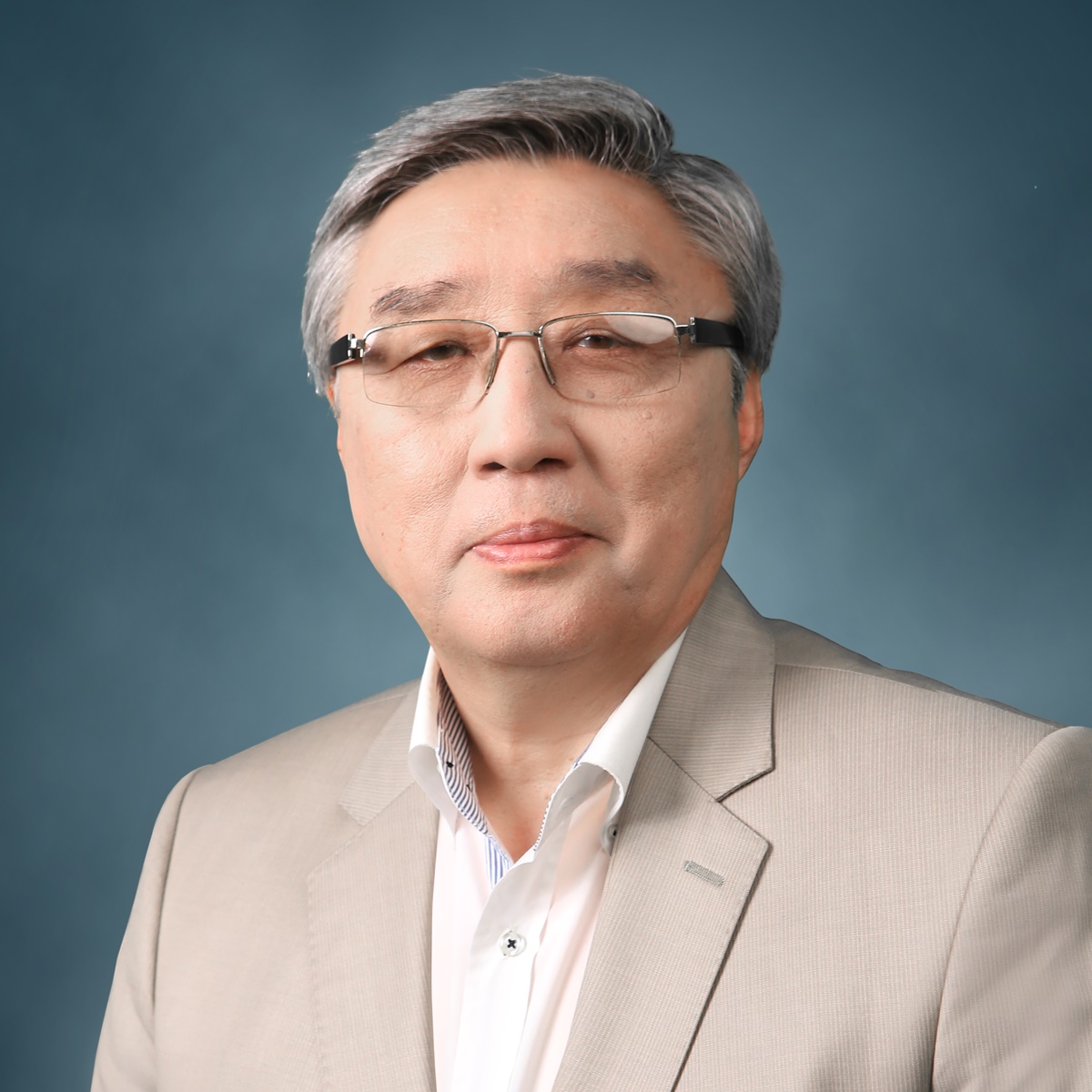 Автор туралы